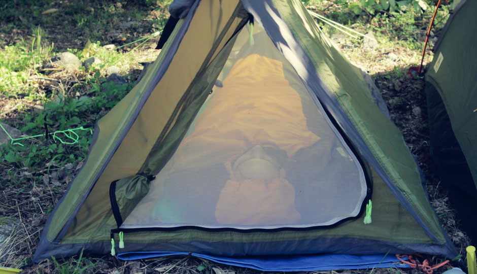 Jens schläft im Ein-Mann-Zelt
